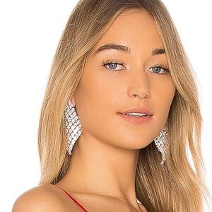 8 Other Reasons pave earring